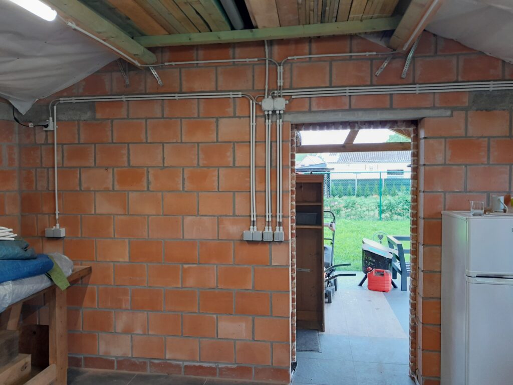 elektriciteit voorzien tuihuis JH Workx